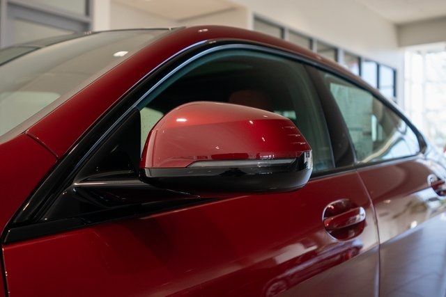 Vehicle image 9 of 32