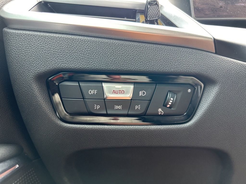 Vehicle image 24 of 50