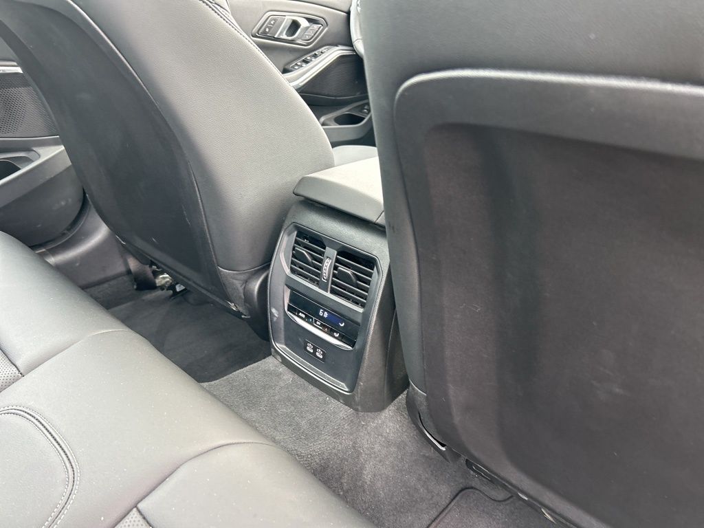 Vehicle image 43 of 50