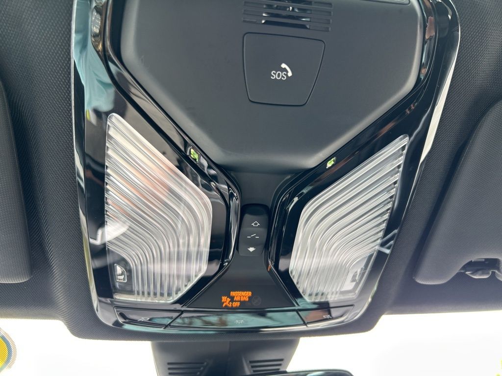 Vehicle image 34 of 50