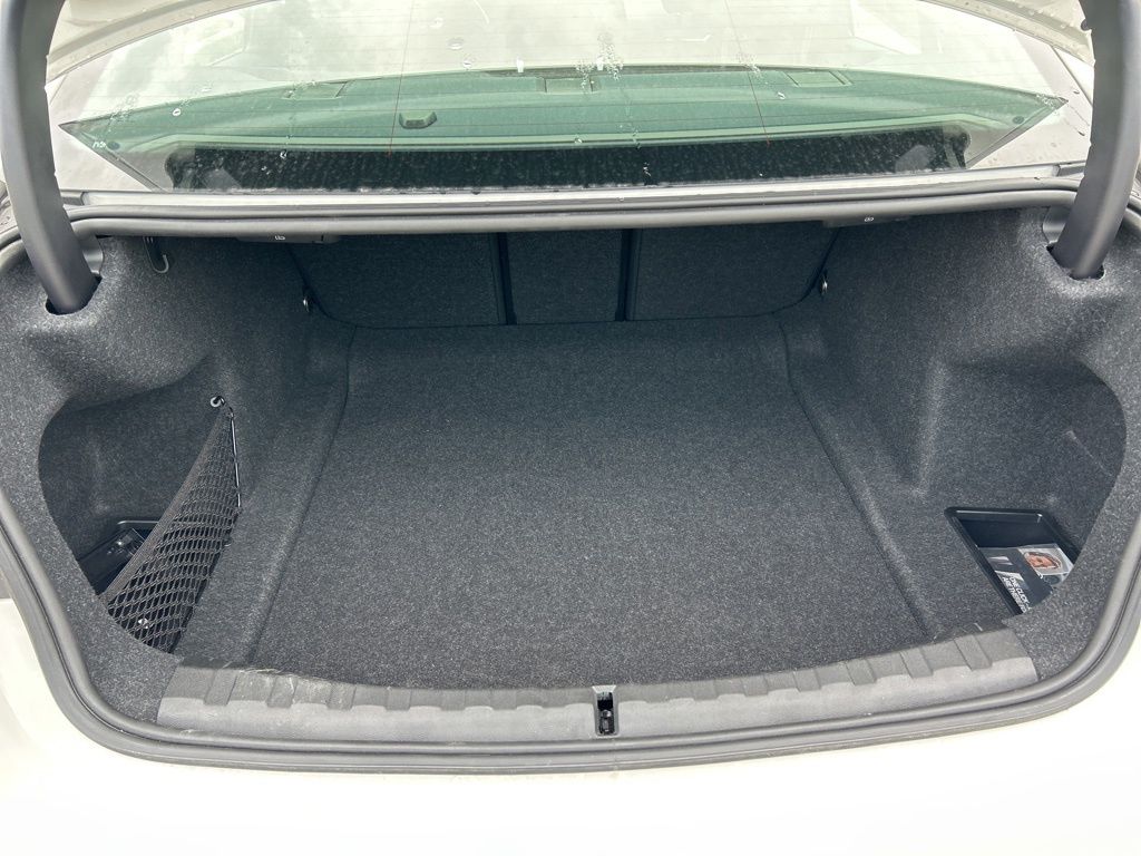 Vehicle image 46 of 50
