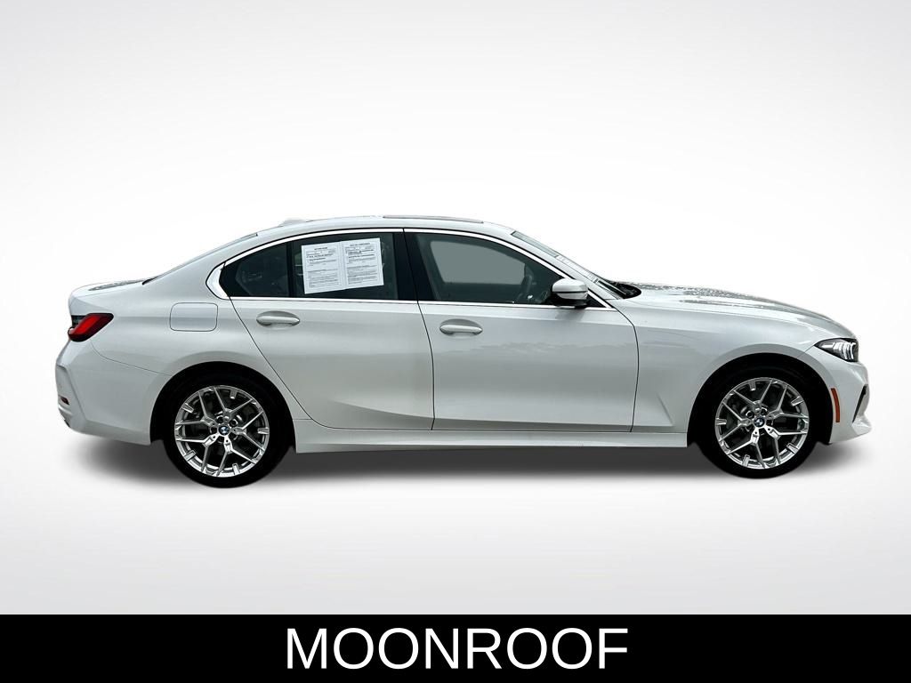 Vehicle image 4 of 50