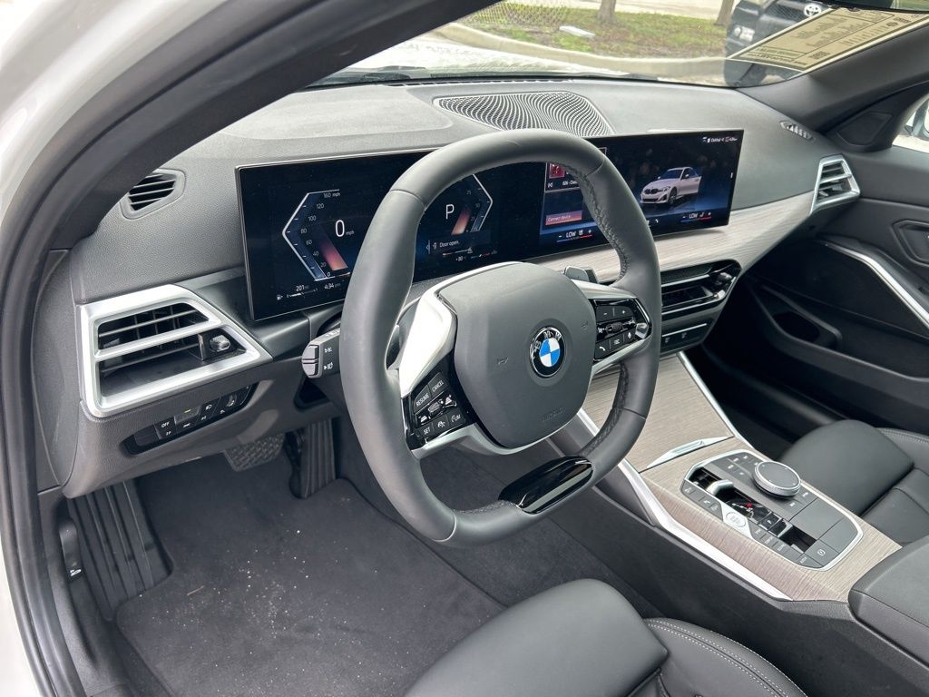 Vehicle image 16 of 50