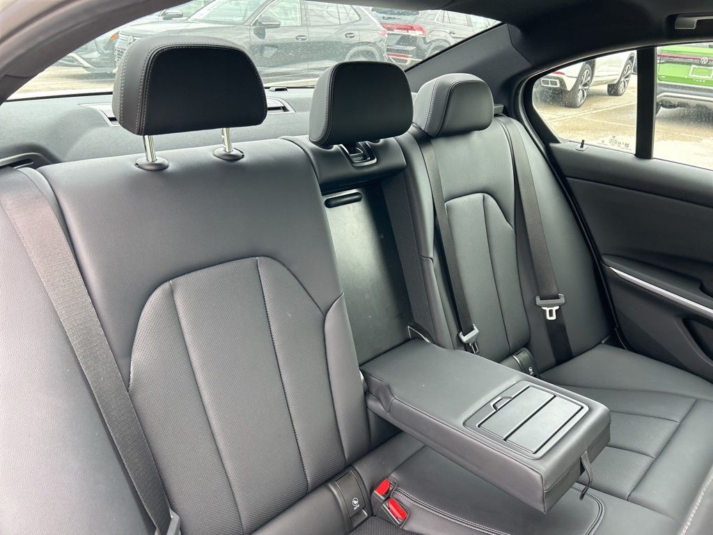 Vehicle image 44 of 50