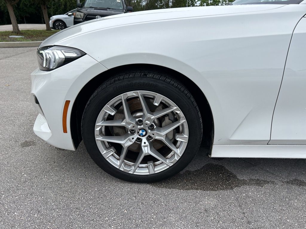 Vehicle image 47 of 50