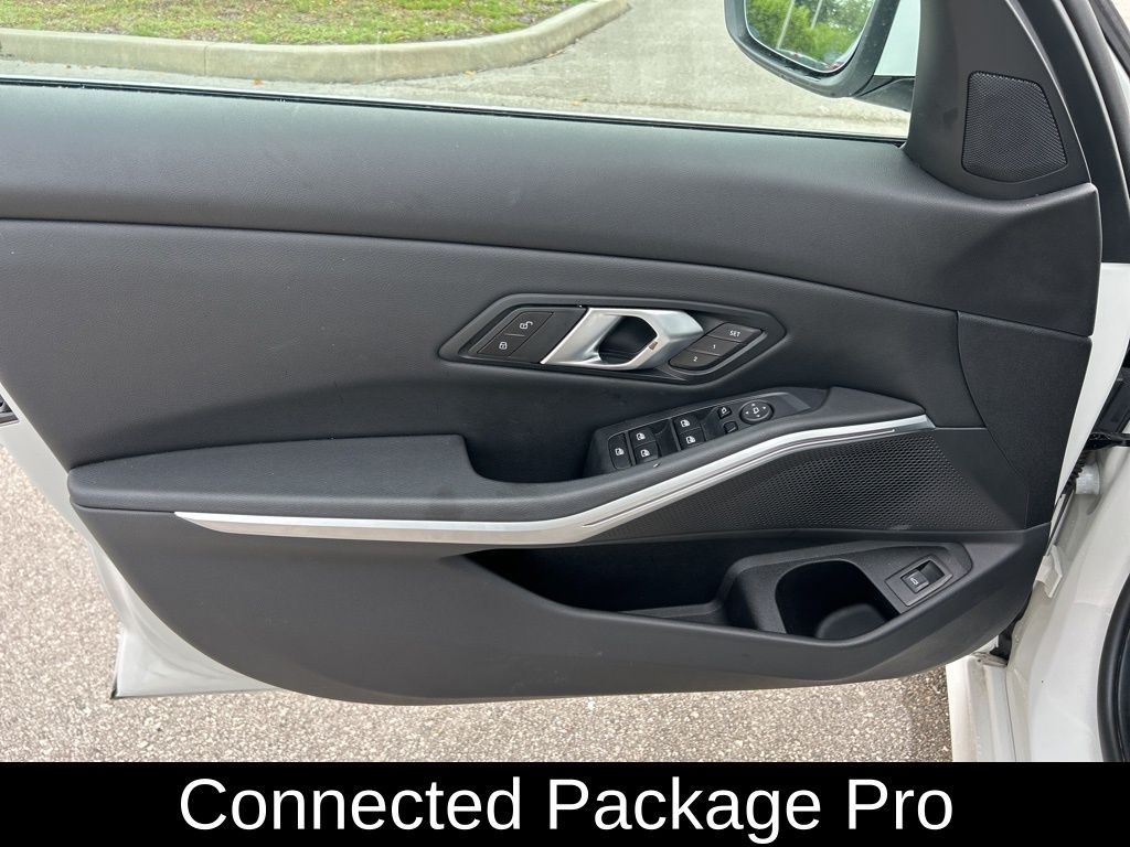 Vehicle image 11 of 50