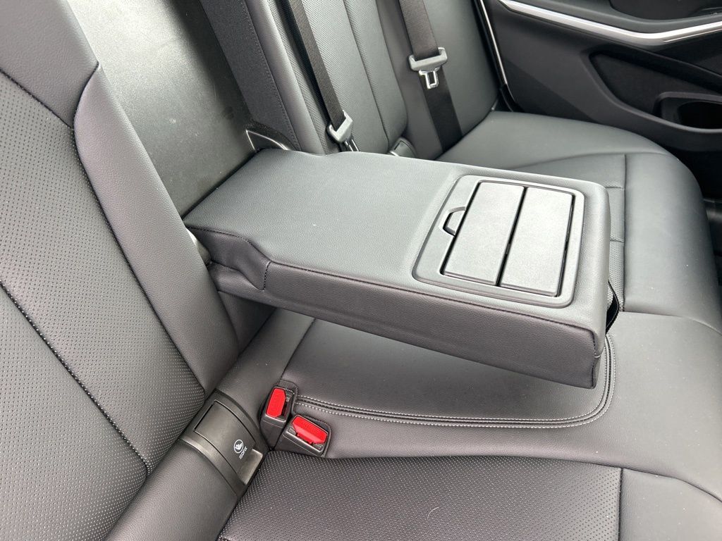 Vehicle image 45 of 50