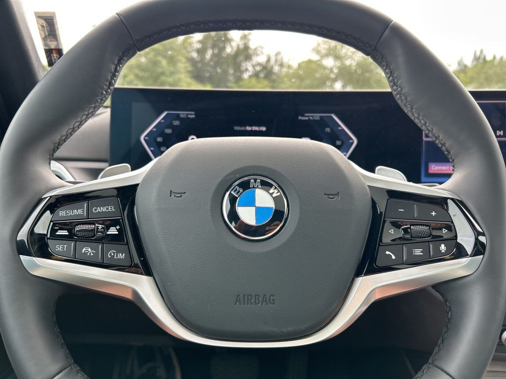 Vehicle image 17 of 50
