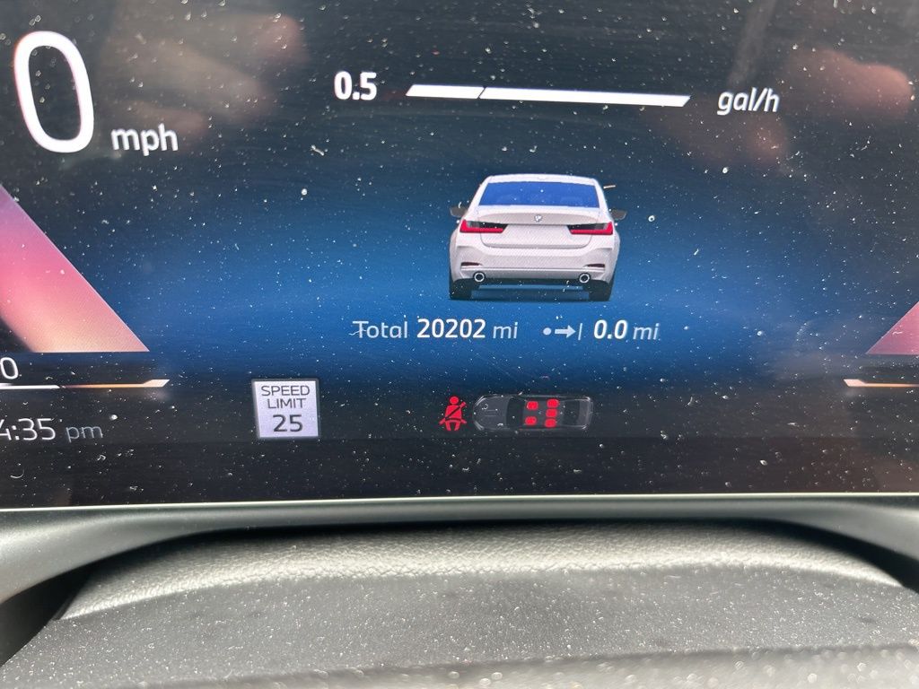 Vehicle image 19 of 50