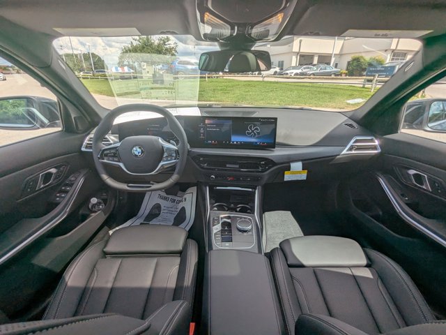 Vehicle image 16 of 36
