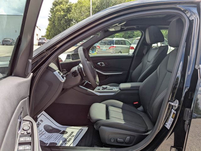 Vehicle image 14 of 36