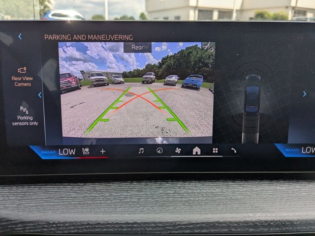 Vehicle image 25 of 36