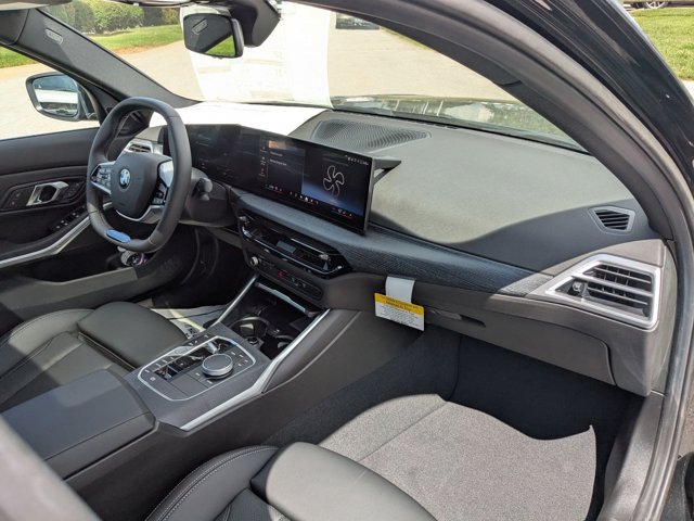 Vehicle image 17 of 36
