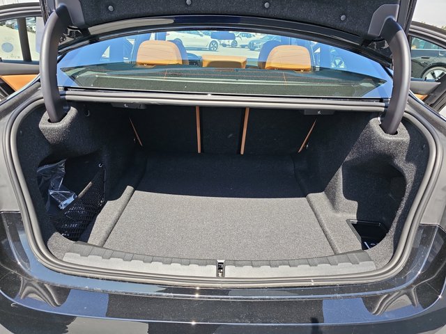 2025 BMW 3 Series 330i Image 12 of 36