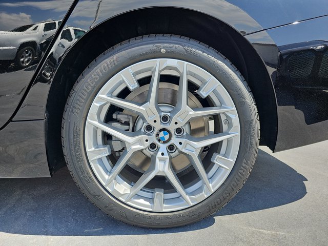 2025 BMW 3 Series 330i Image 10 of 36