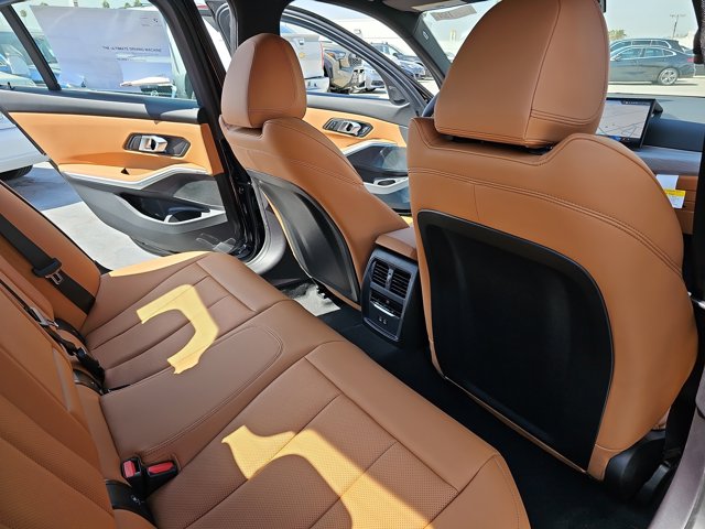 2025 BMW 3 Series 330i Image 16 of 36