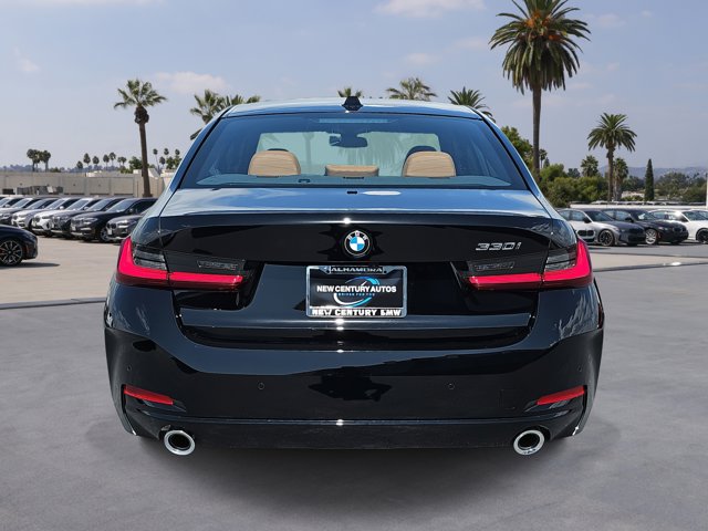 2025 BMW 3 Series 330i Image 6 of 36