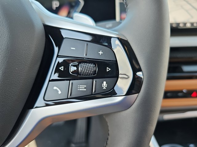 2025 BMW 3 Series 330i Image 30 of 36