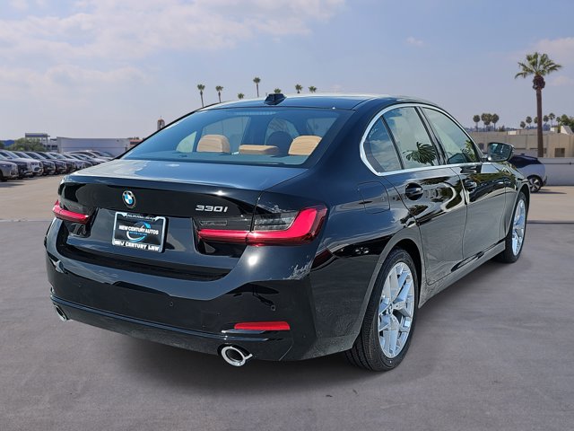 2025 BMW 3 Series 330i Image 5 of 36