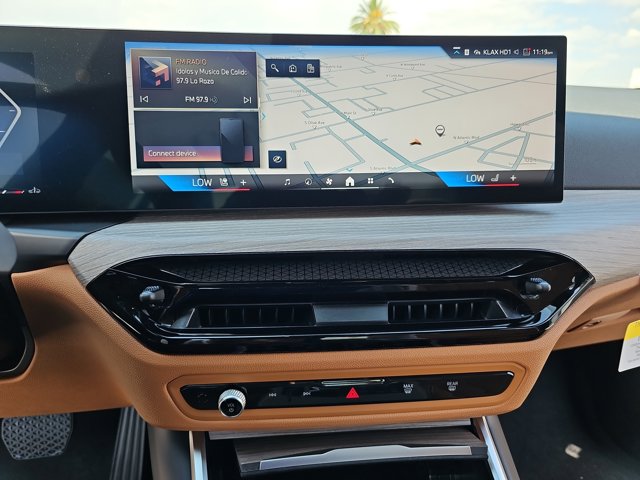 2025 BMW 3 Series 330i Image 20 of 36