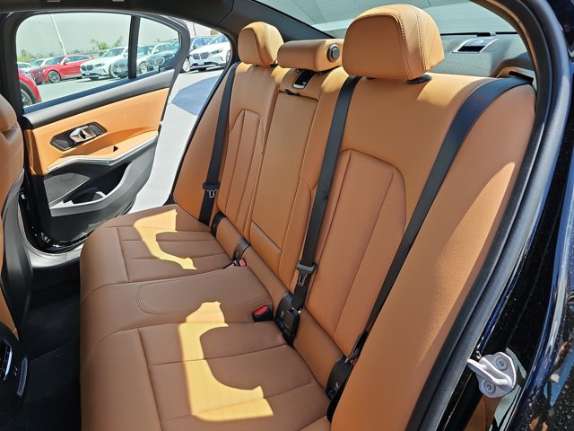 2025 BMW 3 Series 330i Image 13 of 36