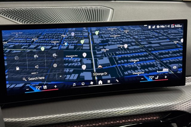 2025 BMW 3 Series 330i Image 17 of 29