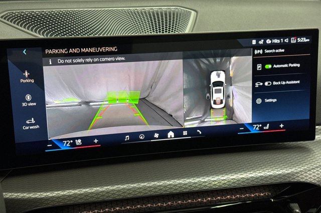 2025 BMW 3 Series 330i Image 15 of 29