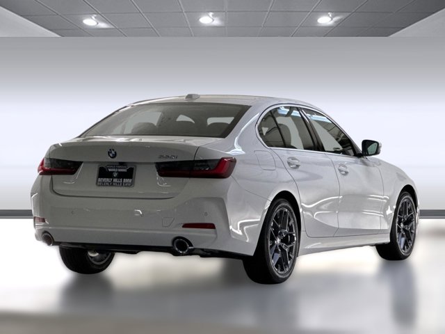 2025 BMW 3 Series 330i Image 5 of 29
