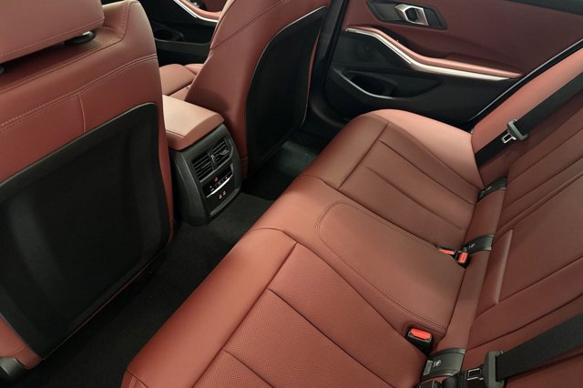 2025 BMW 3 Series 330i Image 27 of 29