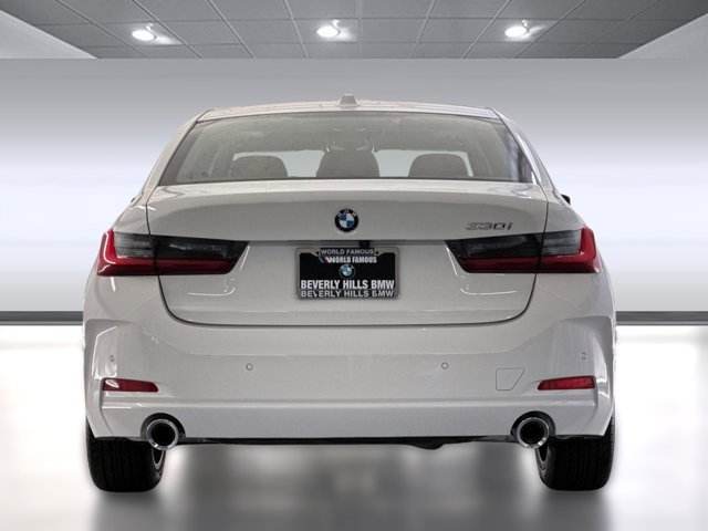 2025 BMW 3 Series 330i Image 7 of 29