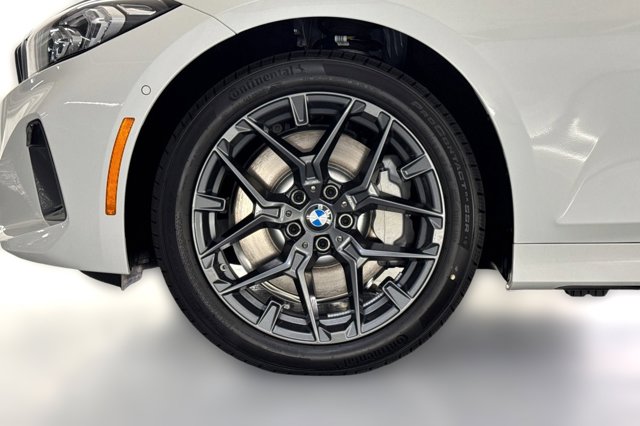 2025 BMW 3 Series 330i Image 9 of 29