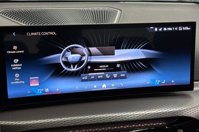 2025 BMW 3 Series 330i Image 18 of 29