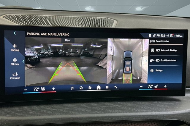 2025 BMW 3 Series 330i Image 14 of 29