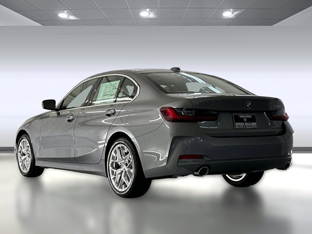 2025 BMW 3 Series 330i Image 5 of 29