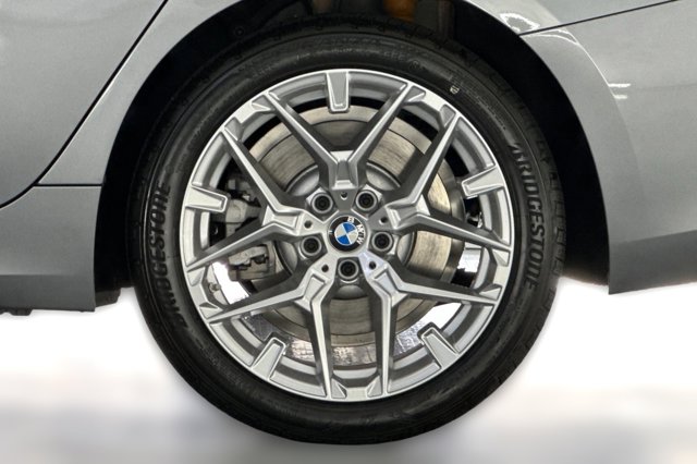 2025 BMW 3 Series 330i Image 9 of 29