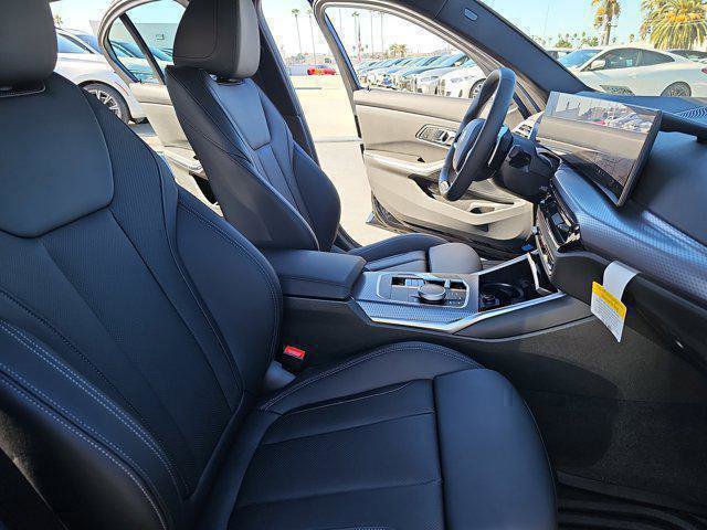 2025 BMW 3 Series 330i xDrive Image 16 of 38