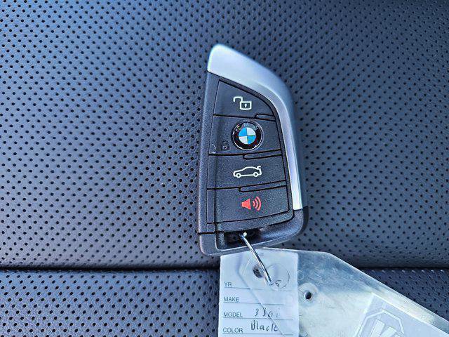 2025 BMW 3 Series 330i xDrive Image 28 of 38