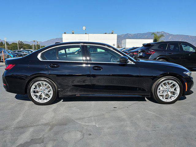 2025 BMW 3 Series 330i xDrive Image 4 of 38