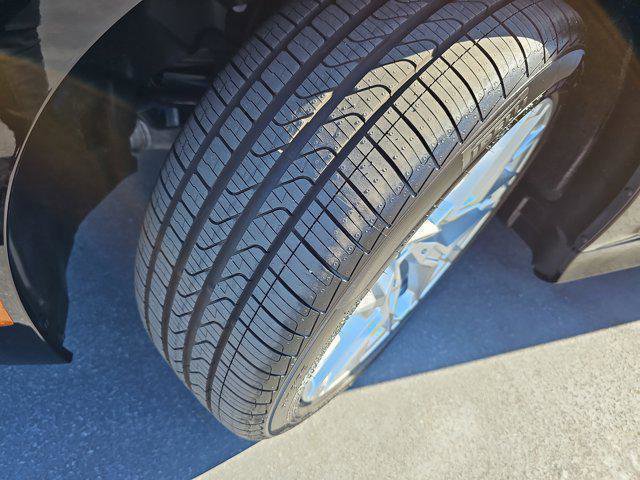 2025 BMW 3 Series 330i xDrive Image 11 of 38