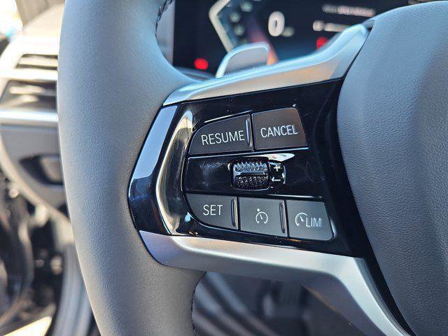 2025 BMW 3 Series 330i xDrive Image 29 of 38