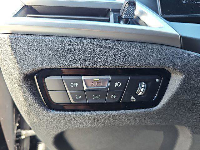 2025 BMW 3 Series 330i xDrive Image 36 of 38