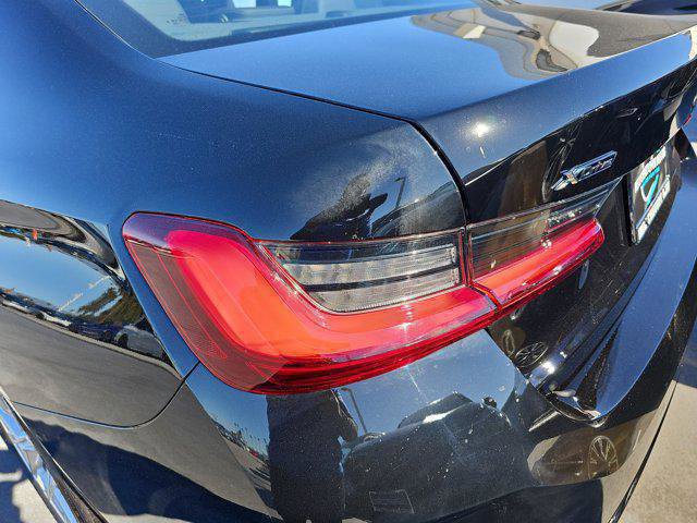 2025 BMW 3 Series 330i xDrive Image 37 of 38