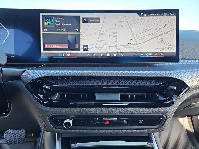 2025 BMW 3 Series 330i xDrive Image 20 of 38