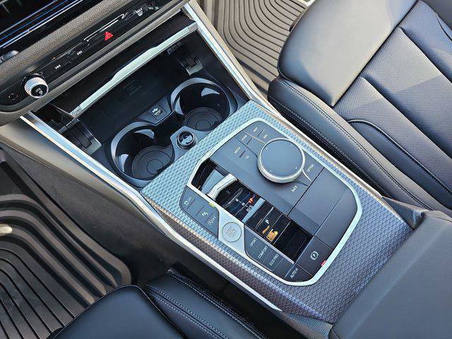 2025 BMW 3 Series 330i xDrive Image 25 of 38