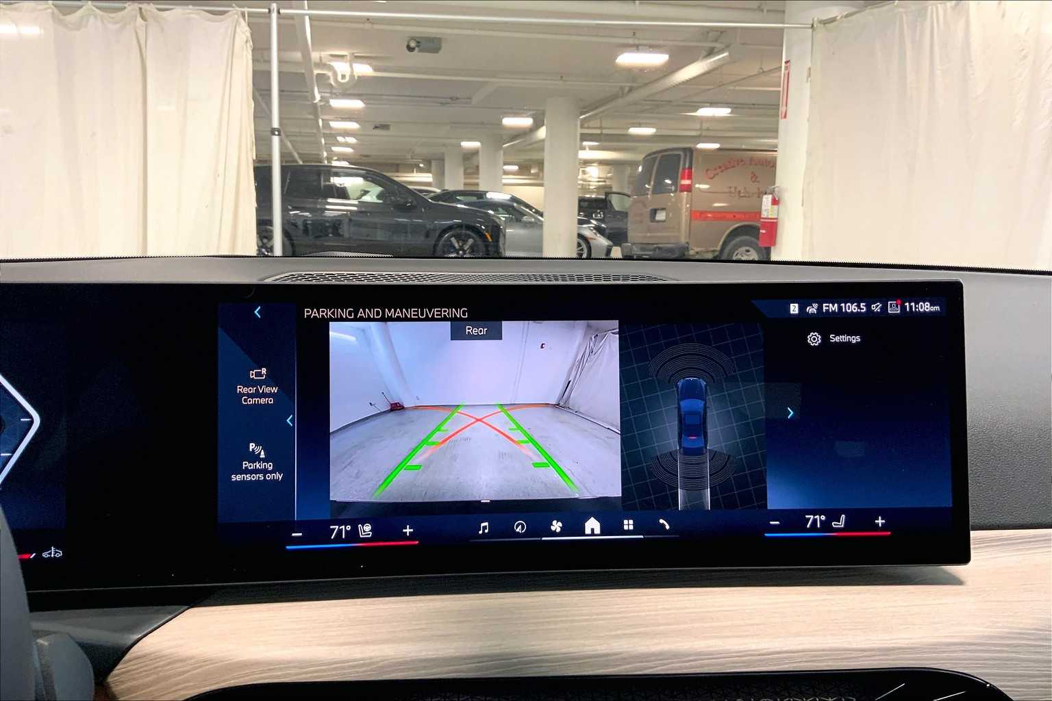 Vehicle image 19 of 22