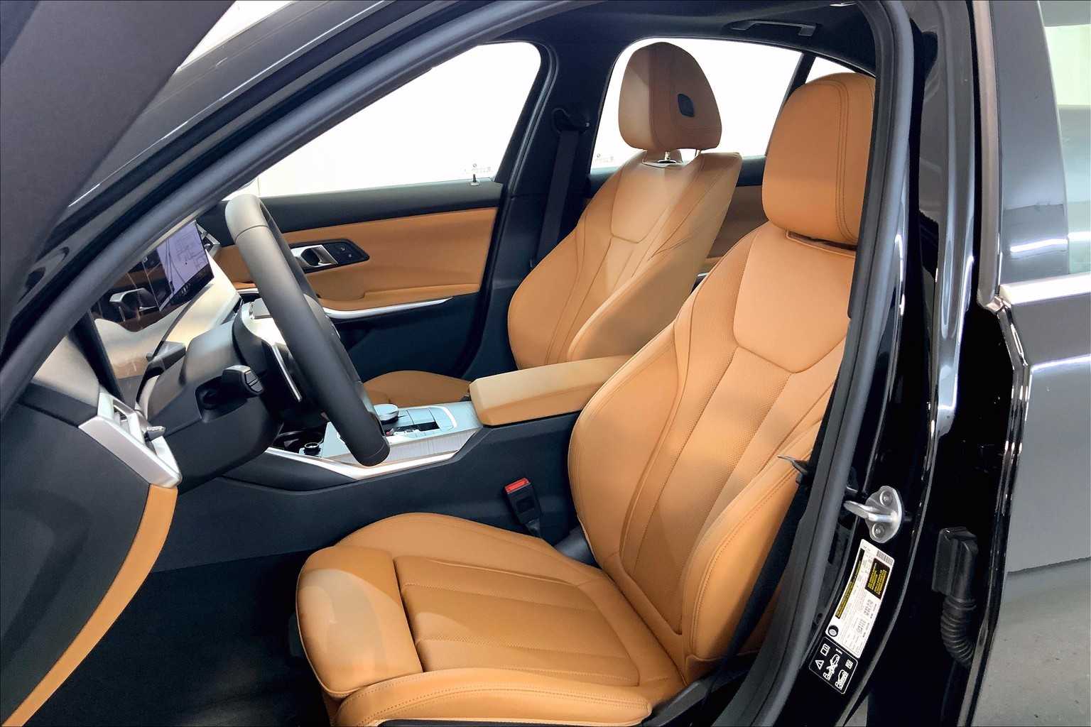 Vehicle image 10 of 22
