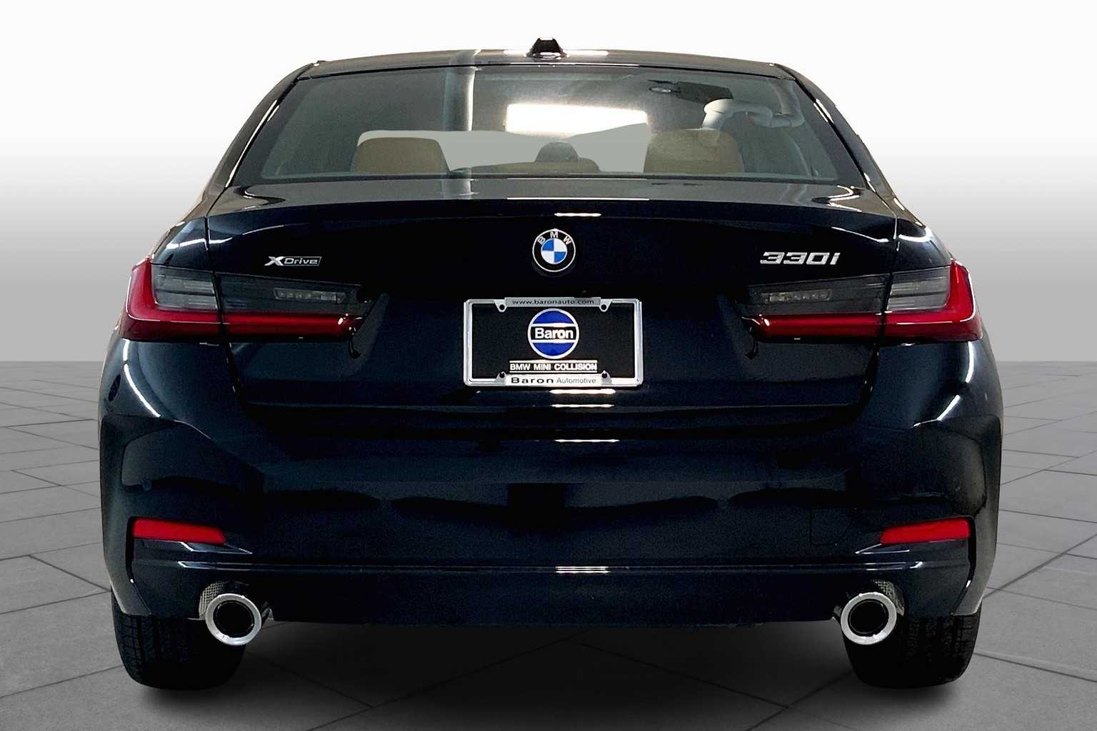 Vehicle image 4 of 22
