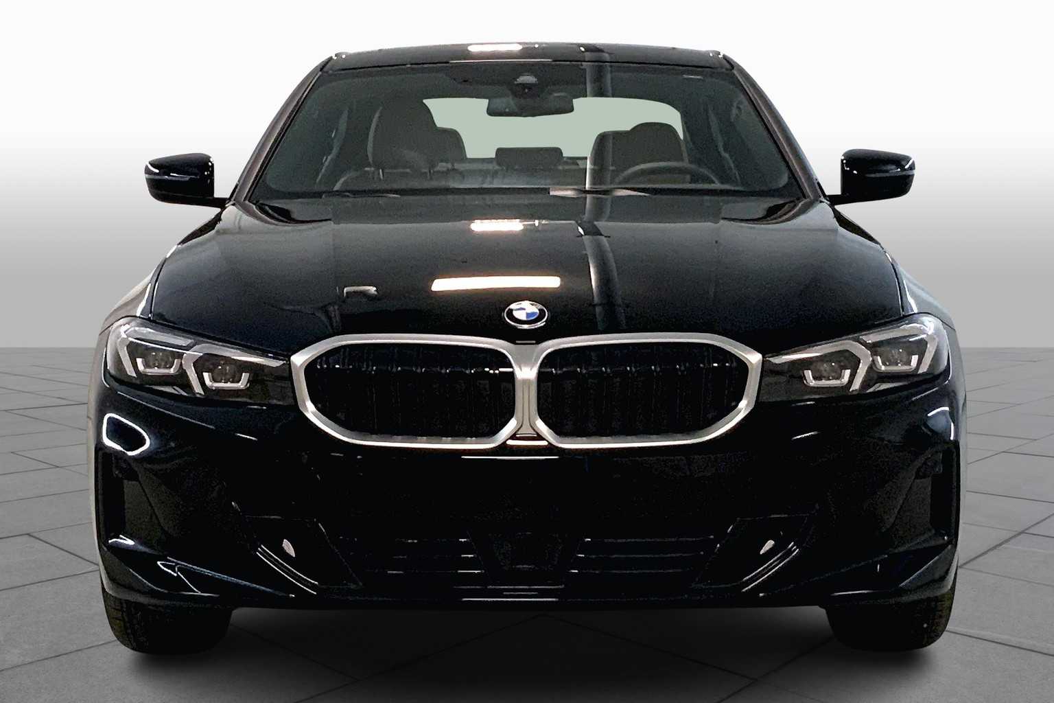 Vehicle image 2 of 22