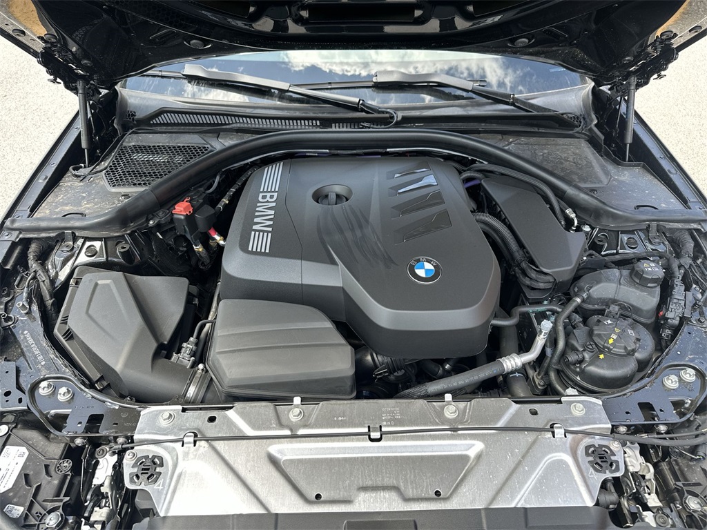 Vehicle image 10 of 27