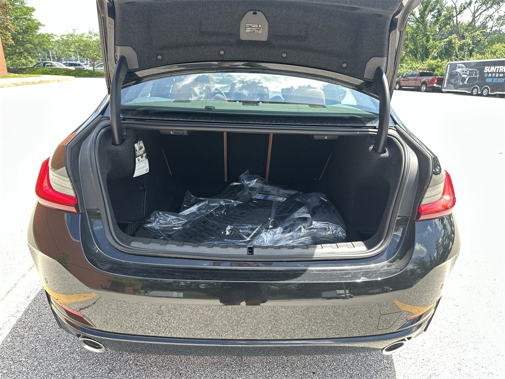 Vehicle image 12 of 27